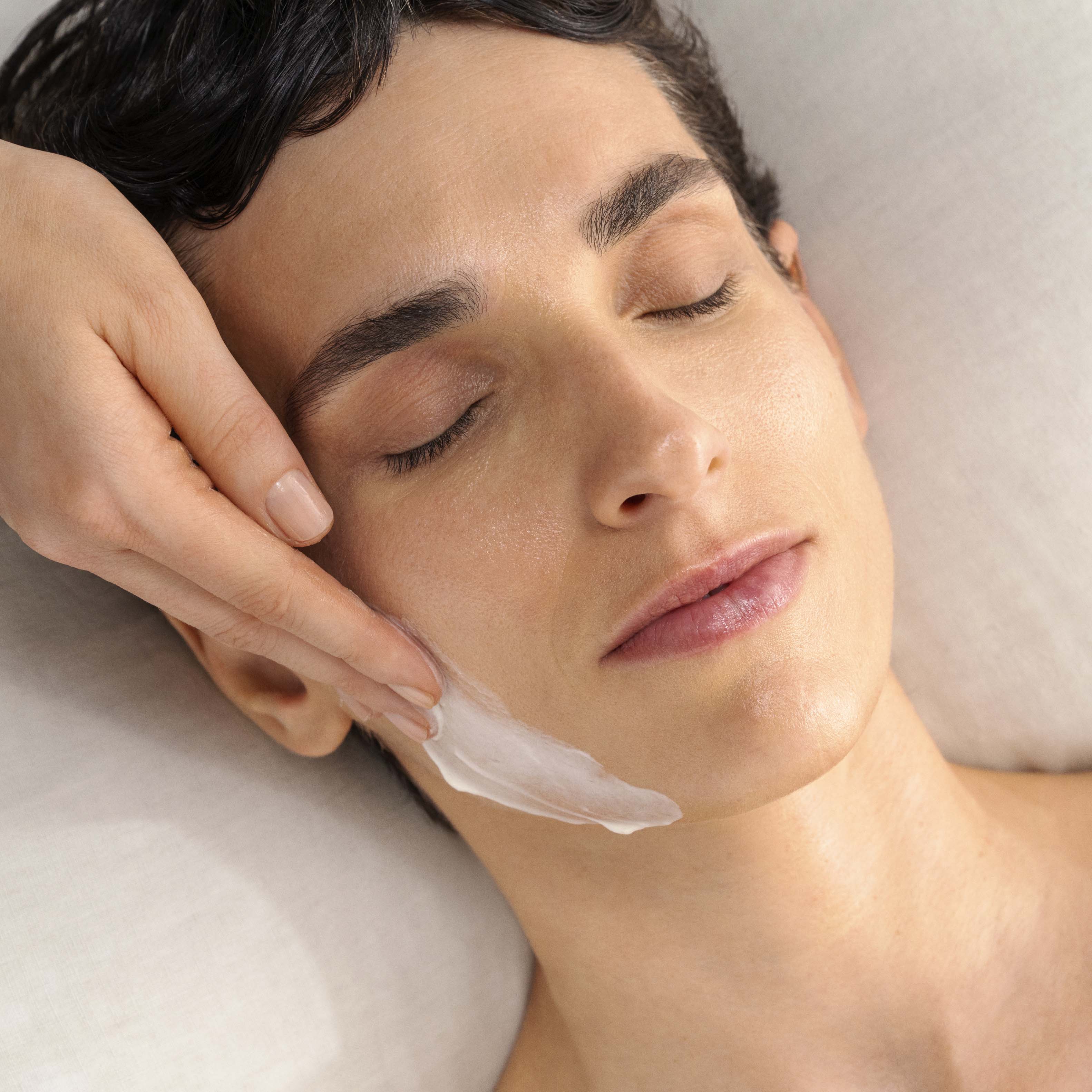 The CryoGenic Cooling Facial - Image 4