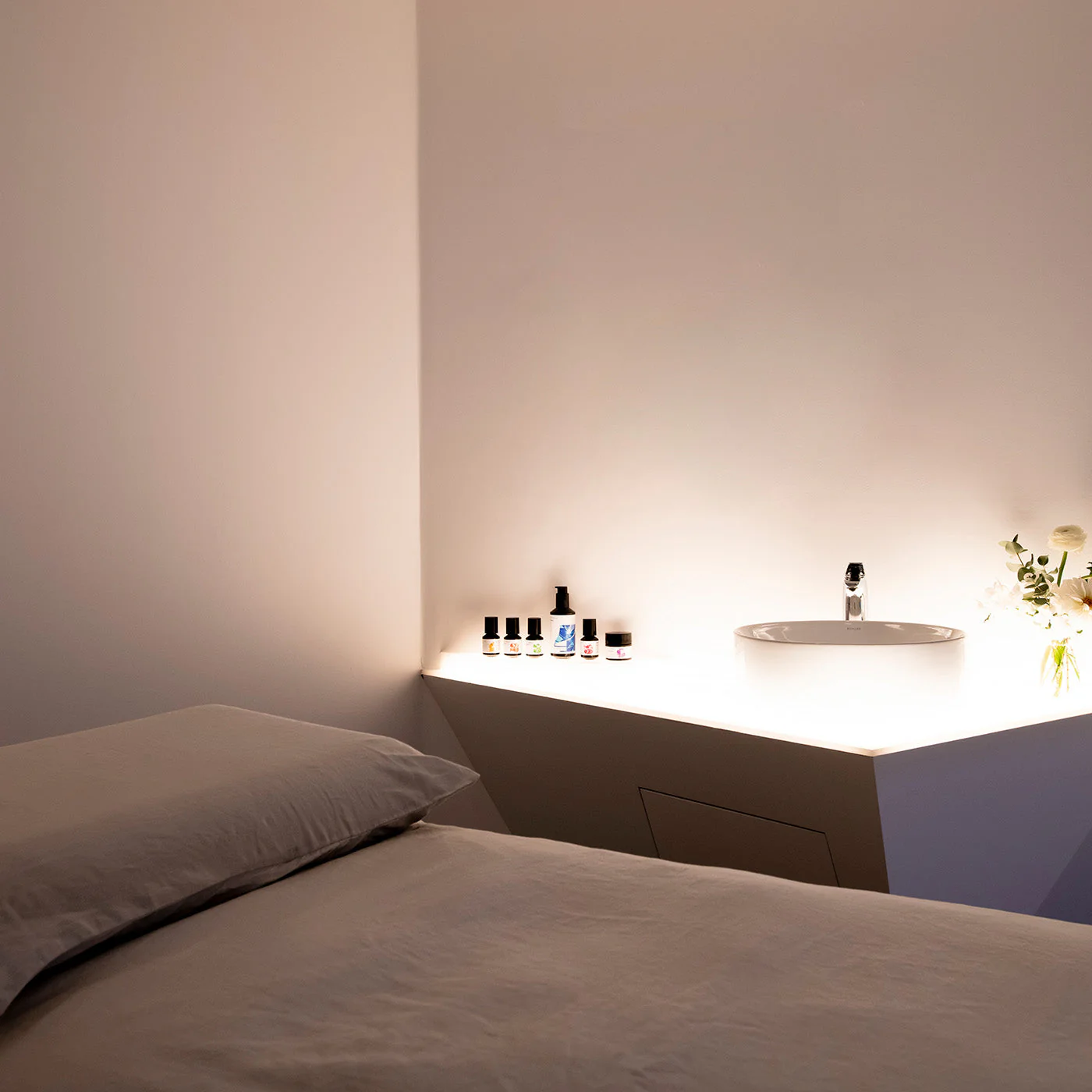 The Multi-Vitamin Brightening Facial - Image 9